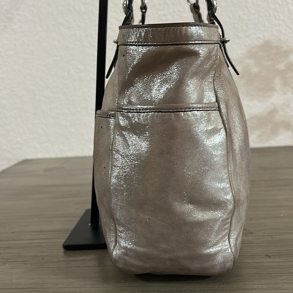Coach Metallic Gold Leather Shoulder Tote Bag M1082-F16565 - Picture 6 of 12